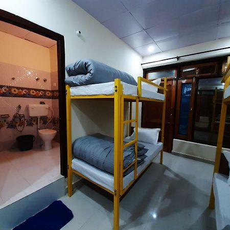Bir Nest Hostel Luaran gambar