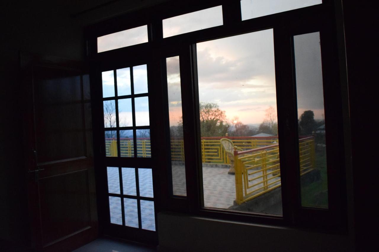 Bir Nest Hostel Luaran gambar