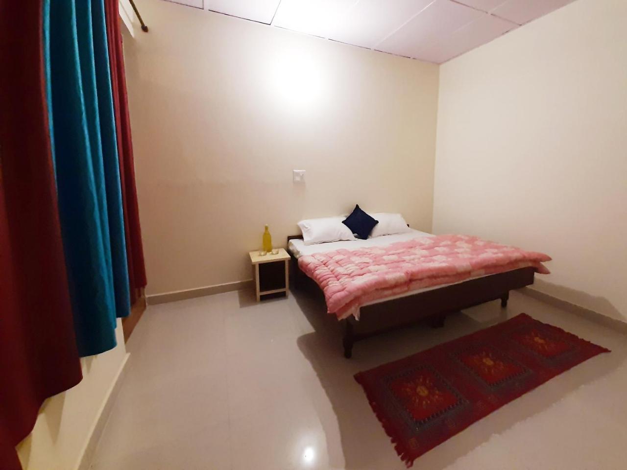 Bir Nest Hostel Luaran gambar