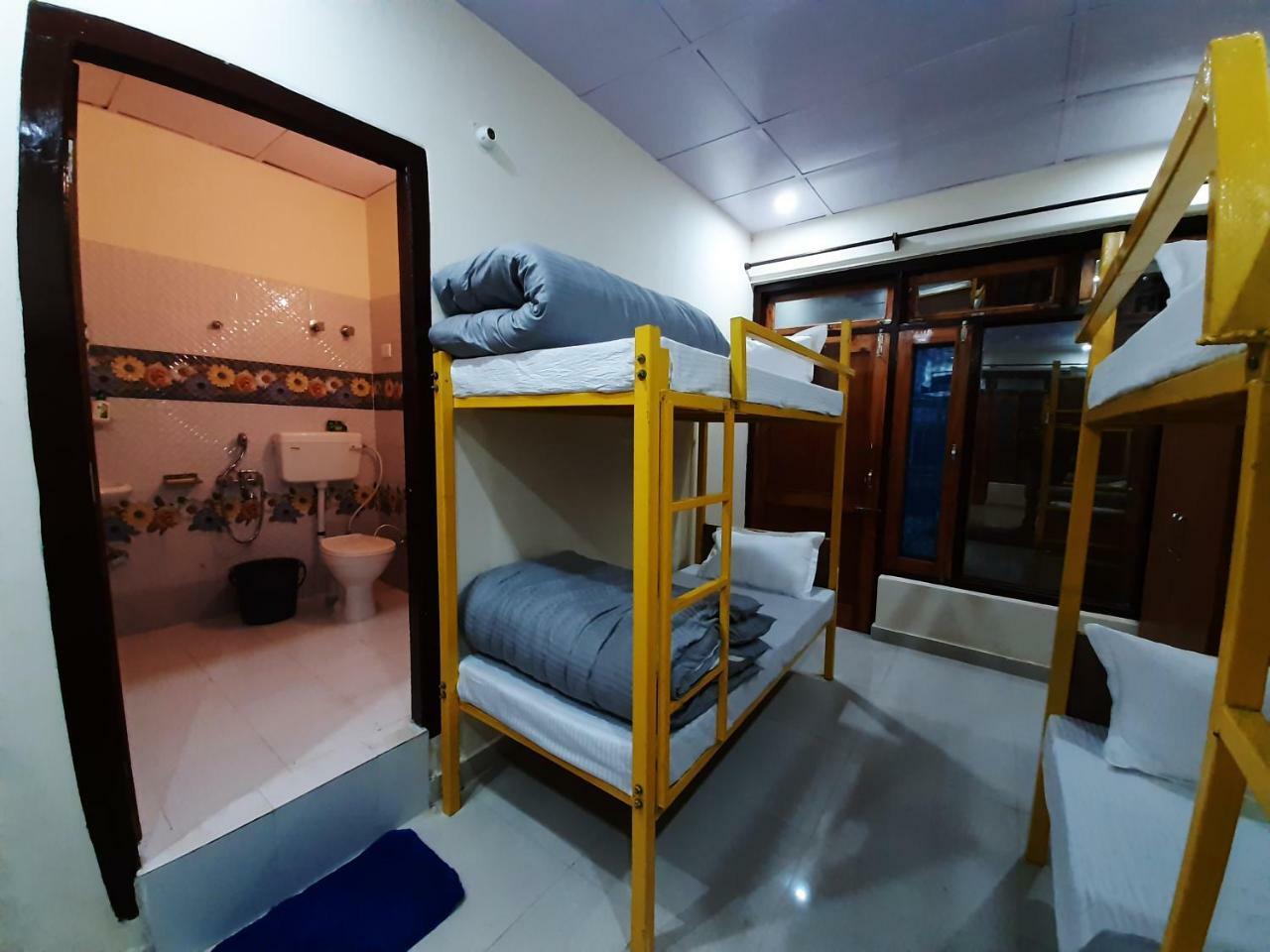 Bir Nest Hostel Luaran gambar