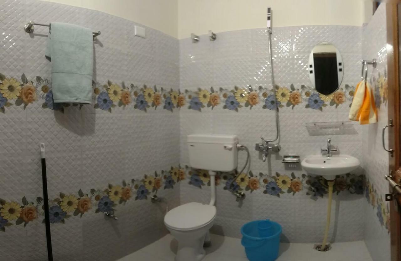 Bir Nest Hostel Luaran gambar